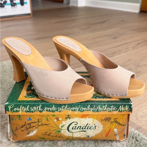Candie's Cream Open-Toe Mules - Picture 5 of 9